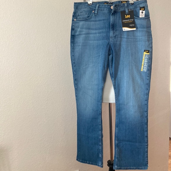 New Lee Regular Fit Bootcut mid rise jeans - Picture 1 of 11